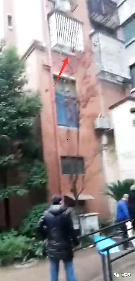 网友爆料坠楼视频,惊现坠楼视频，真相令人唏嘘